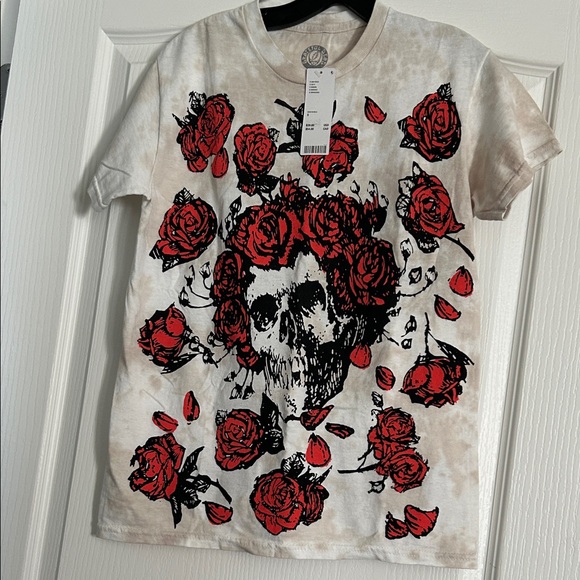 Urban Outfitters Tops - Urban Outfitters Beige Skull and Roses Tee